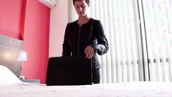 Brunet Briz asshole play