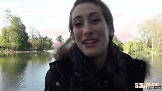 Carlie aime se faire défoncer en double pénétration