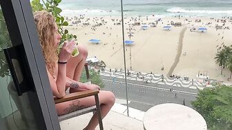 ÉJACULATION INTERNE ANALE Sur Le Balcon à Rio De Janeiro