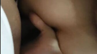 Beurette Jeune et Mince Qui Aime L'anus. Elle adore Comme Une Pute