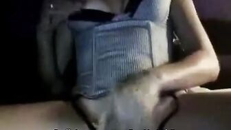 Elle se dévoile devant sa cam